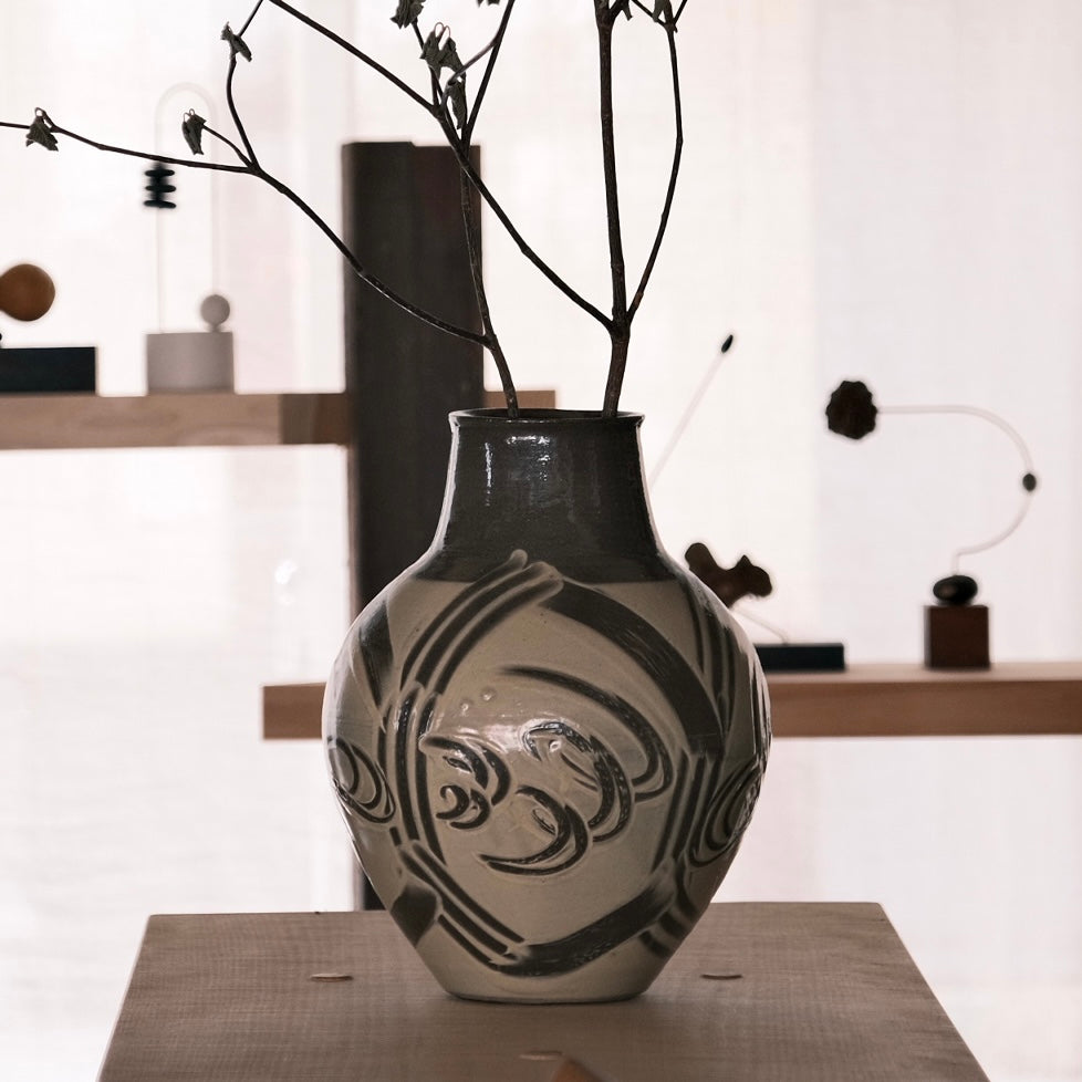 指描花入 / 壺屋焼 – MISENOMA