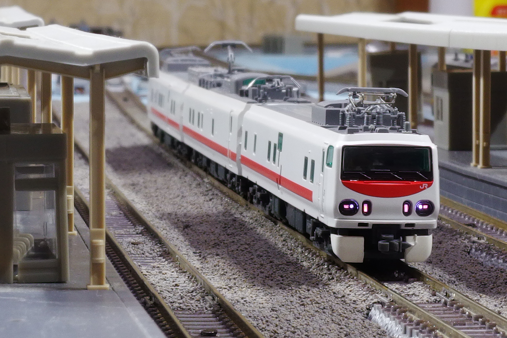 MicroAce A-3390 E491系 East i-E 検測車入線: Nゲージ立川駅