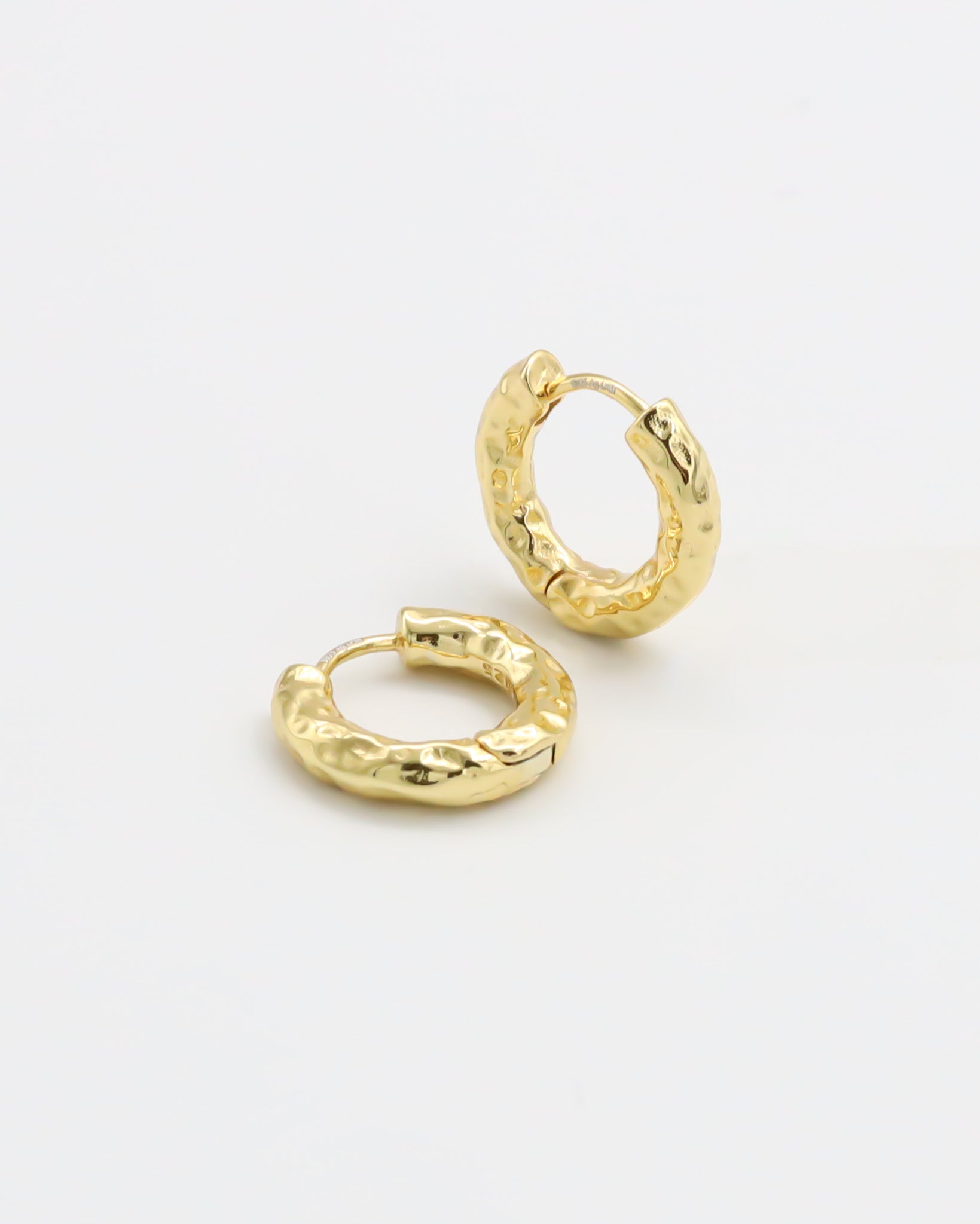 Angela Ohrring – ruru. studios