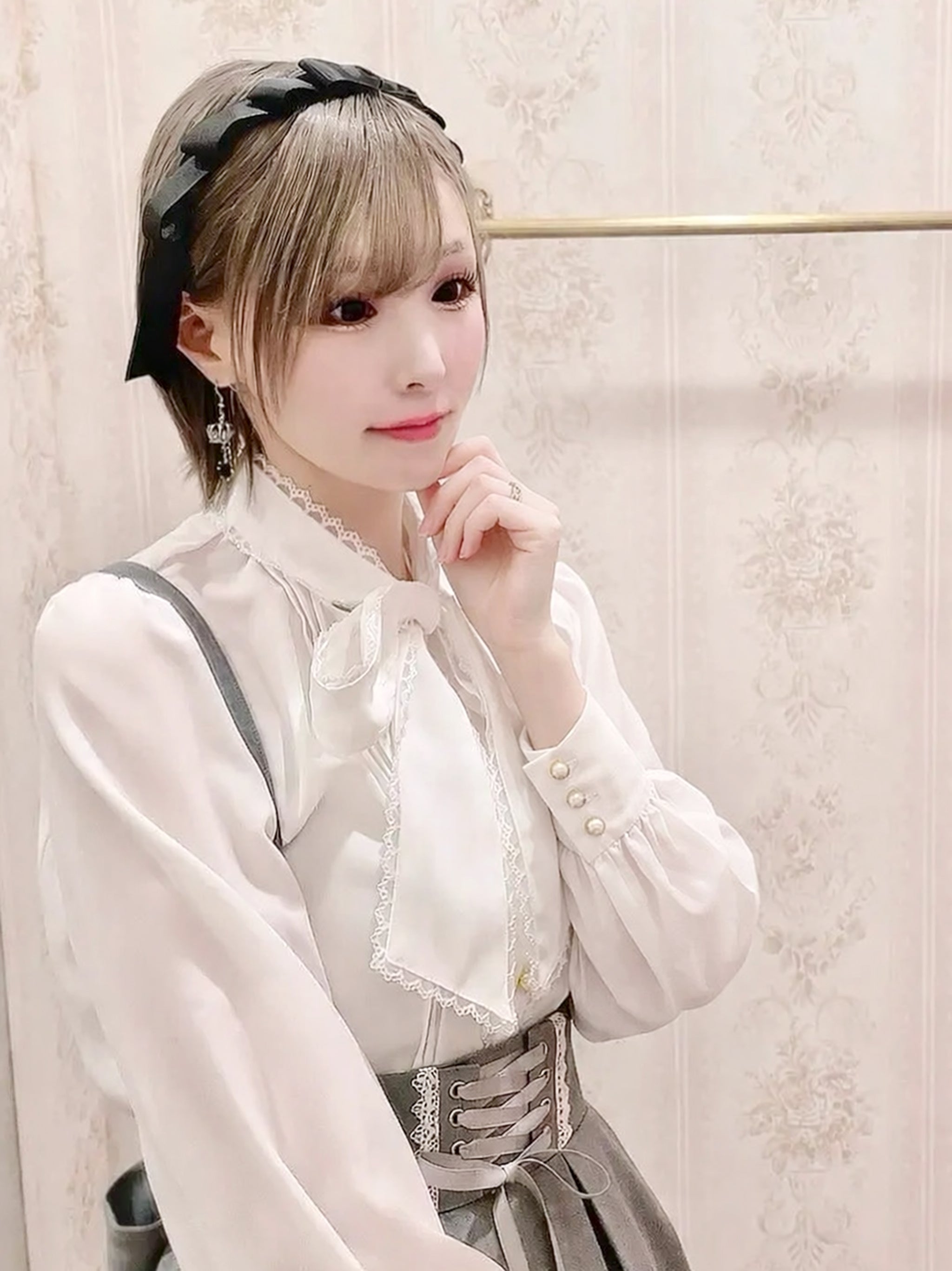 レーストリミングボウタイブラウス – Amavel（アマベル）公式サイト