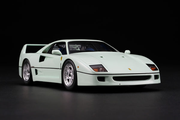 フェラーリ F40 – Amalgam Collection
