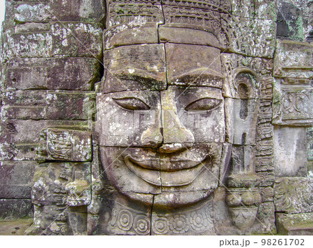 アンコール遺跡群2005 バイヨン クメールの微笑みの写真素材 [98261702