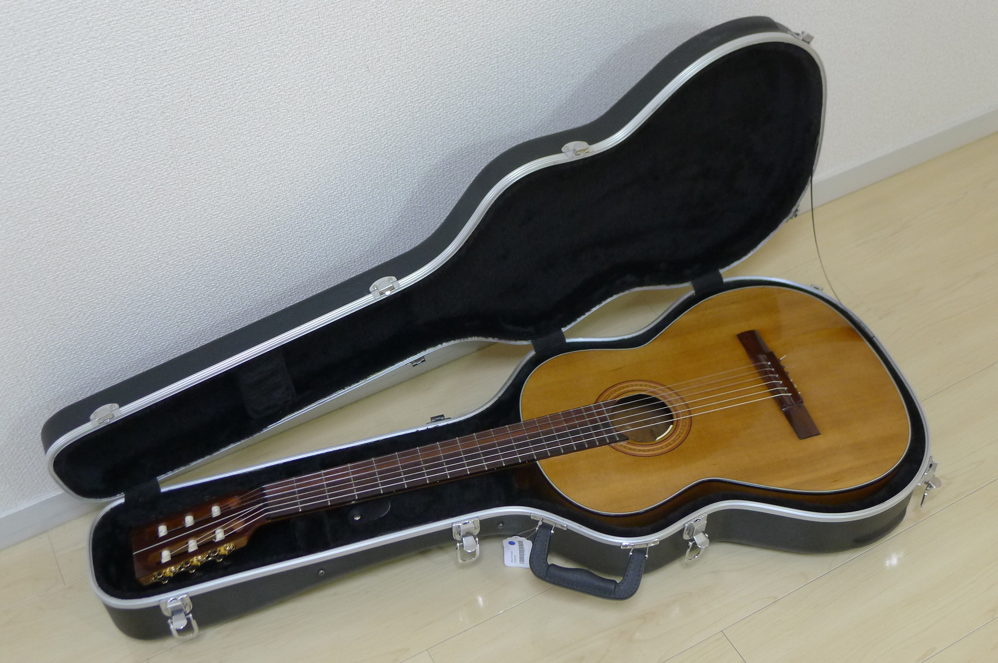 完成！】矢入貞雄 作 No.500 1968年製 クラシックギター – むさし野
