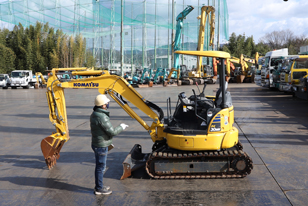 コベルコ建機 SK235SR ユンボ（油圧ショベル）0.7クラス～ 中古重機