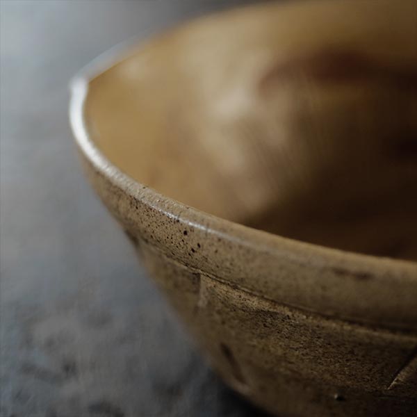 黄瀬戸 平鉢（片口） – zakka store towi