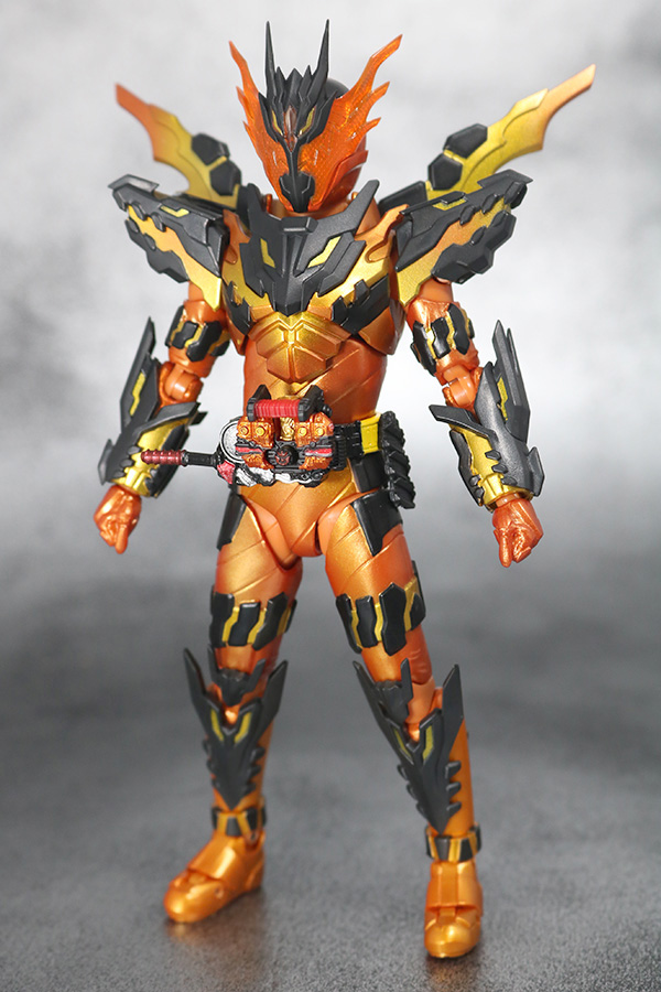 S.H.フィギュアーツ 仮面ライダークローズマグマ レビュー | トイハコ