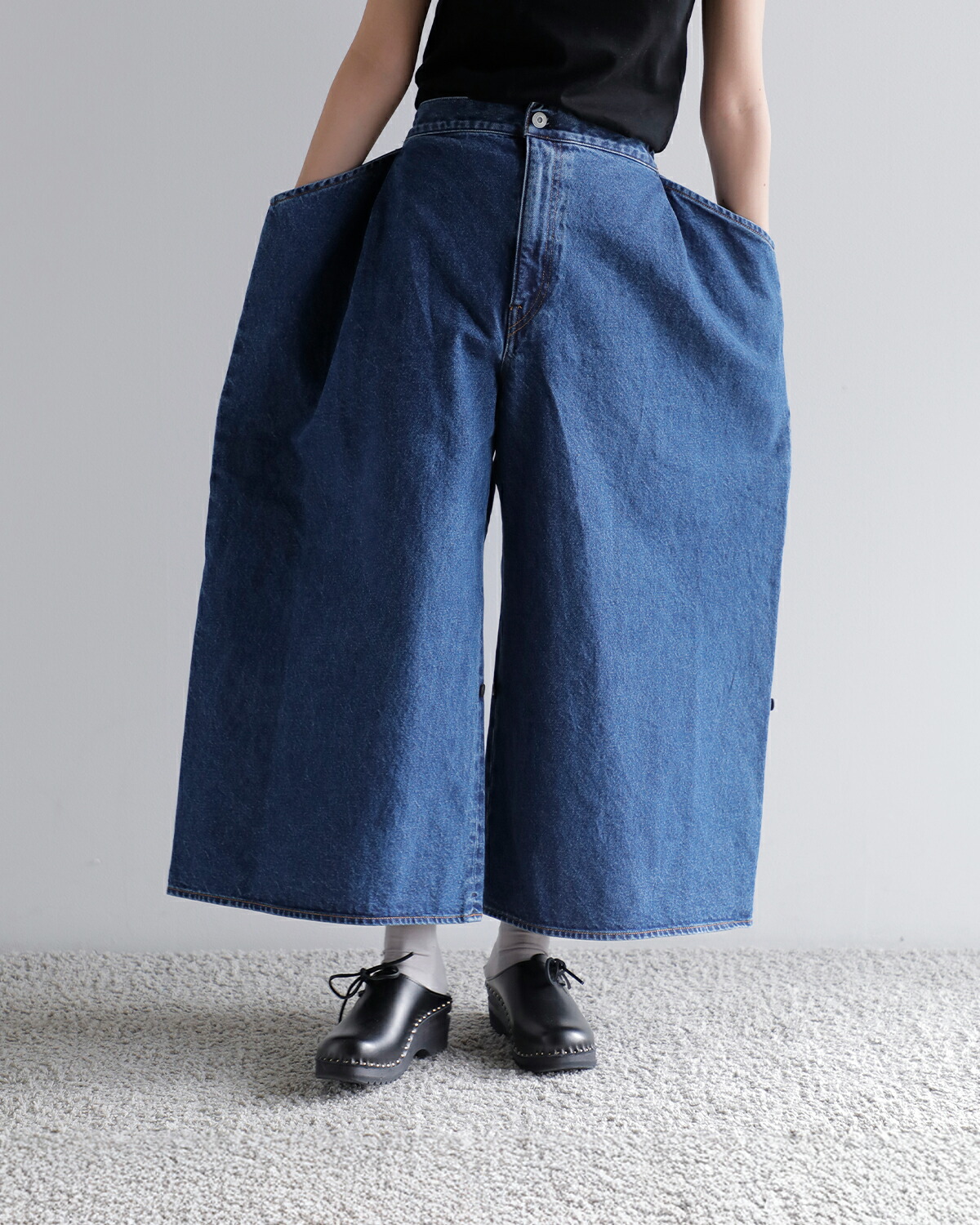 楽天市場】KURO クロ ペーパーフォールディング デニム パンツ “PAPER