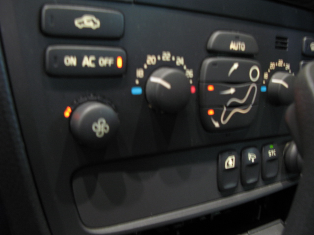 VOLVO V70 エアコンパネルLED | トレードゲート