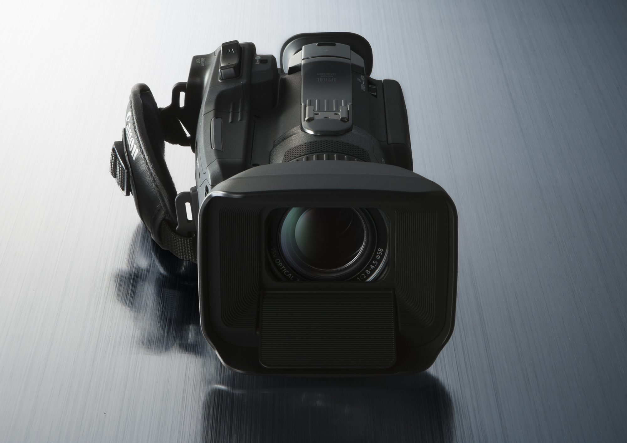 キヤノンが小型ハンドヘルドと家庭用それぞれに4K/60p対応機をリリース