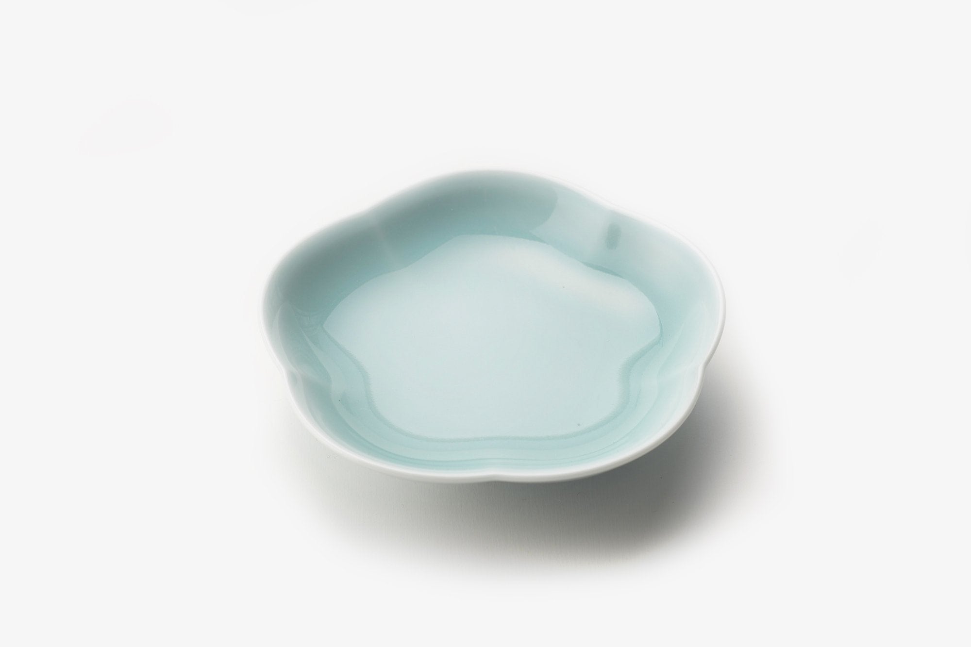 乙なもの】鍋島青磁 高台皿｜鍋島虎仙窯