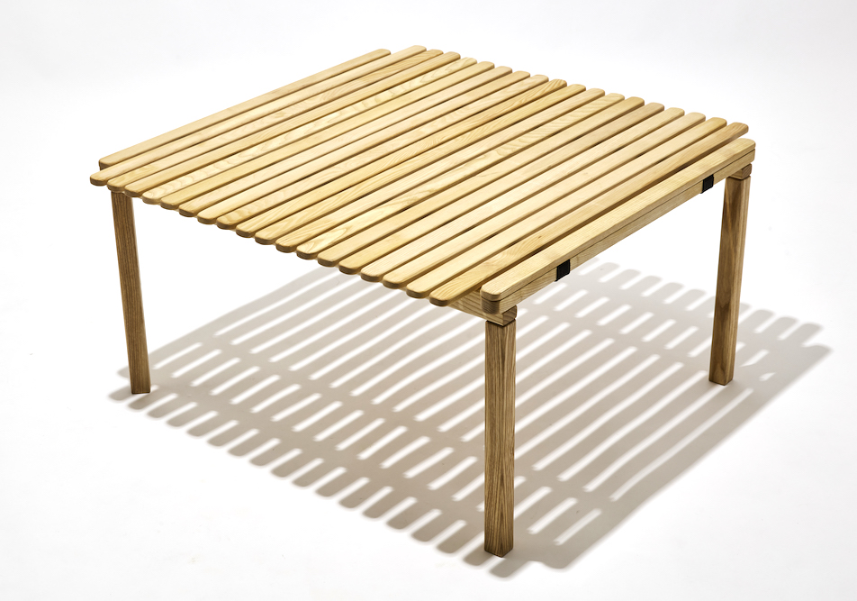 革新のヘリノックスと伝統のバイヤー。人気2ブランドが放つ、キャンプ