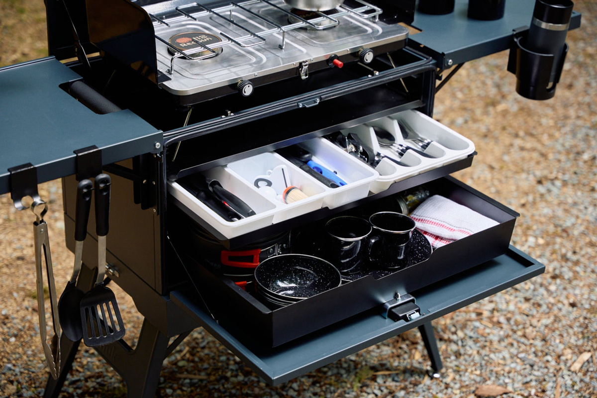 キャンプがお家並の調理環境に!? 日本初上陸の「キッチンBOX」に注目