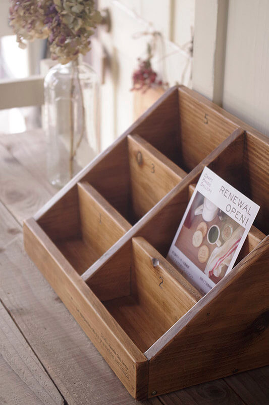 アンティーク風木製収納ラック｜ヴィンテージスタイルのインテリア雑貨