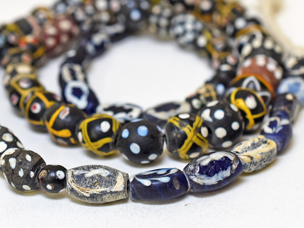 2406】ANTIQUEヴェネチアントレードビーズミックス一連4,とんぼ玉