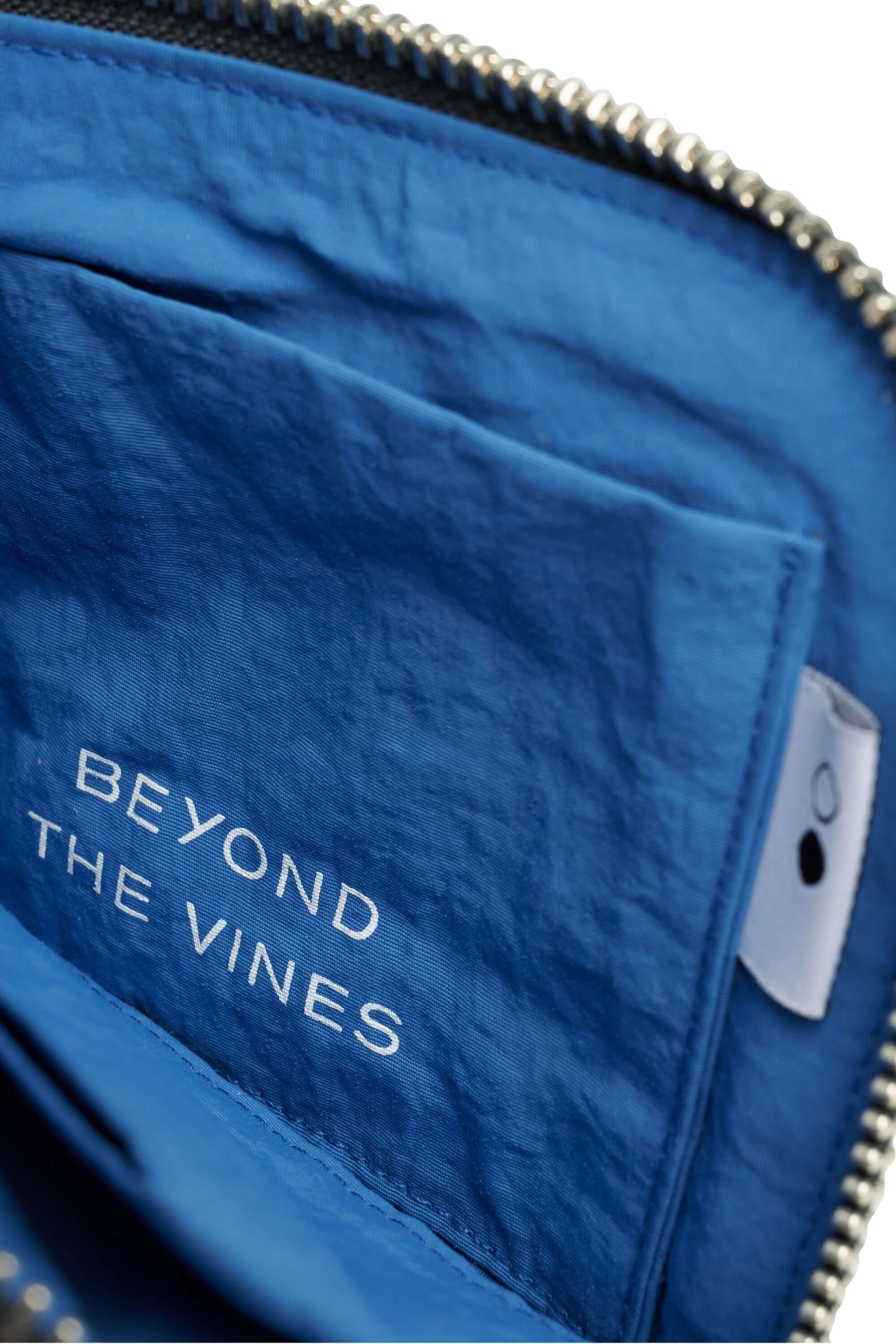 プーフィーウォレット | Beyond The Vines – Beyond The Vines Japan
