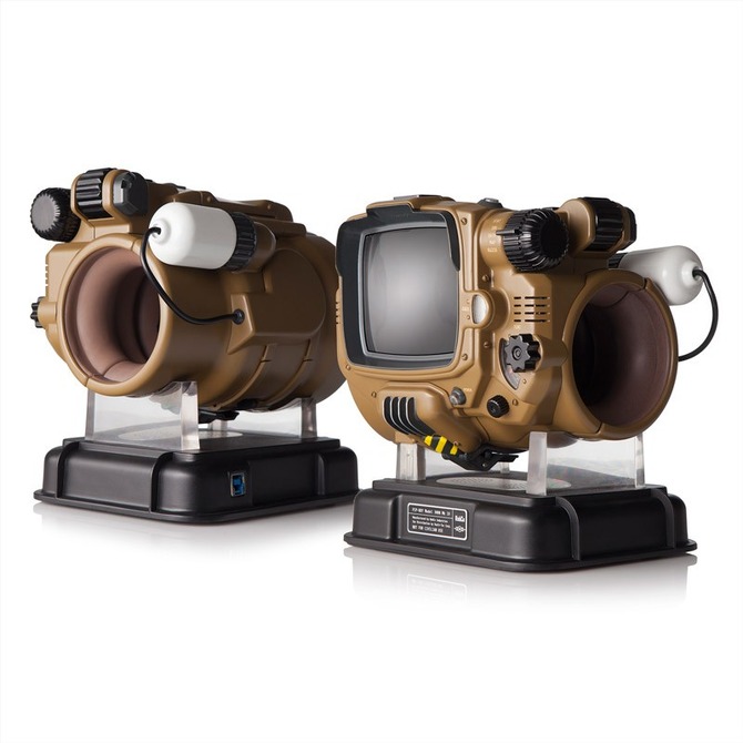 E3 2016】スマホケースじゃない！ 新たな実物大「Pip-Boy」が海外発表