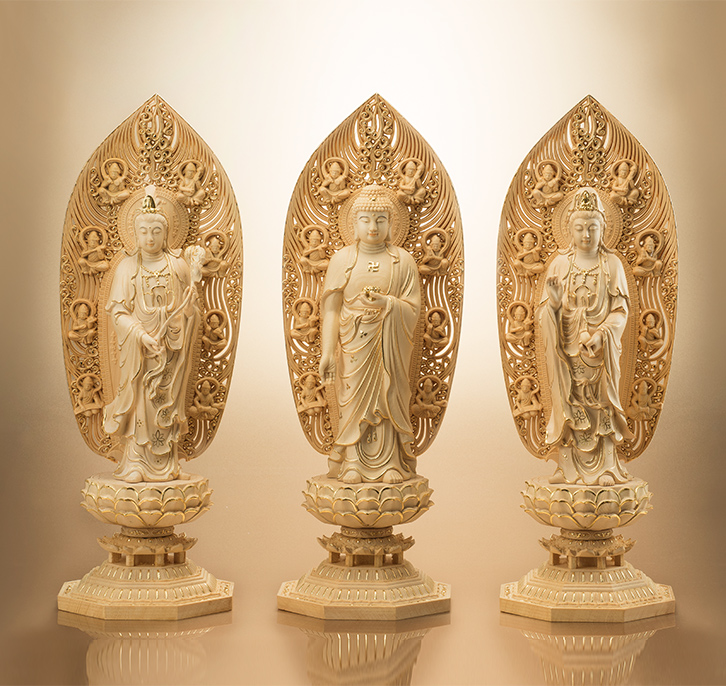 檜細密彫り 金彩 阿弥陀三尊立像 - 三宝堂オンラインショップ