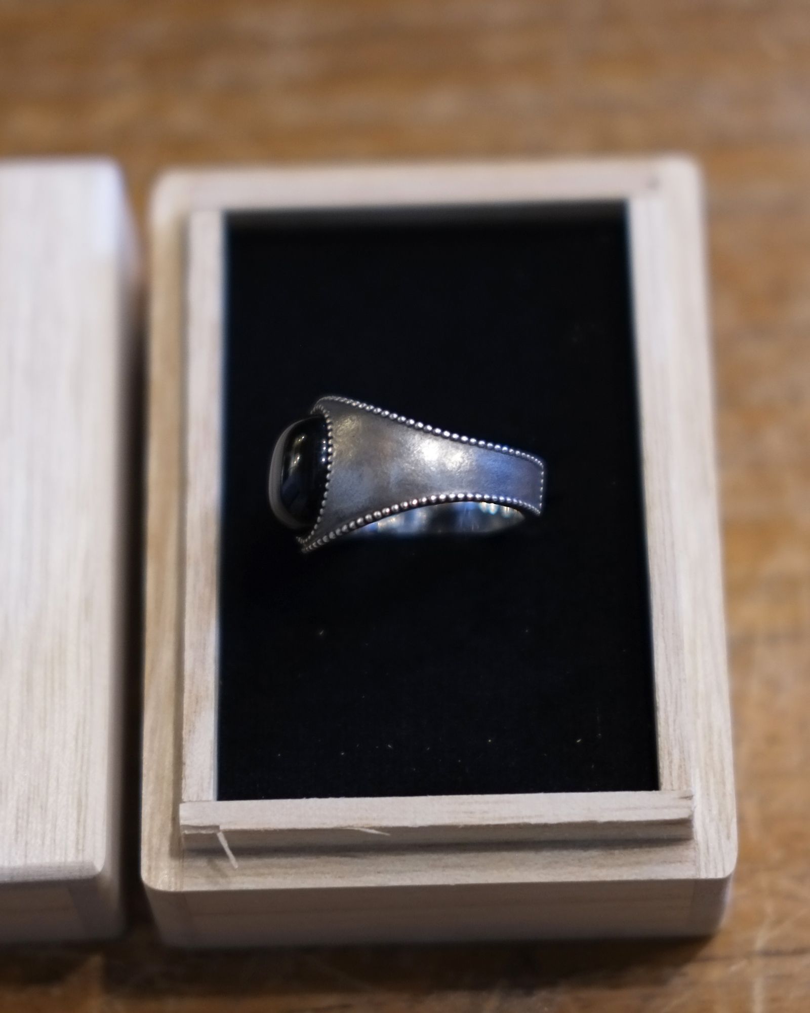 SOSHIOTSUKI - Signet Ring Oxidized | fakejam