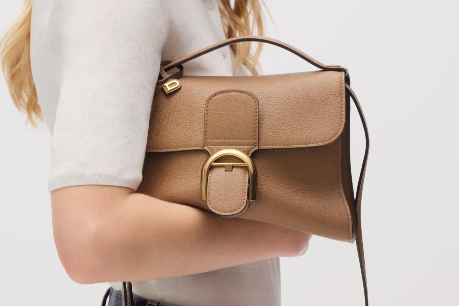 デルヴォーのバッグ「ブリヨン テンポ」にスモールサイズ、柔らかな