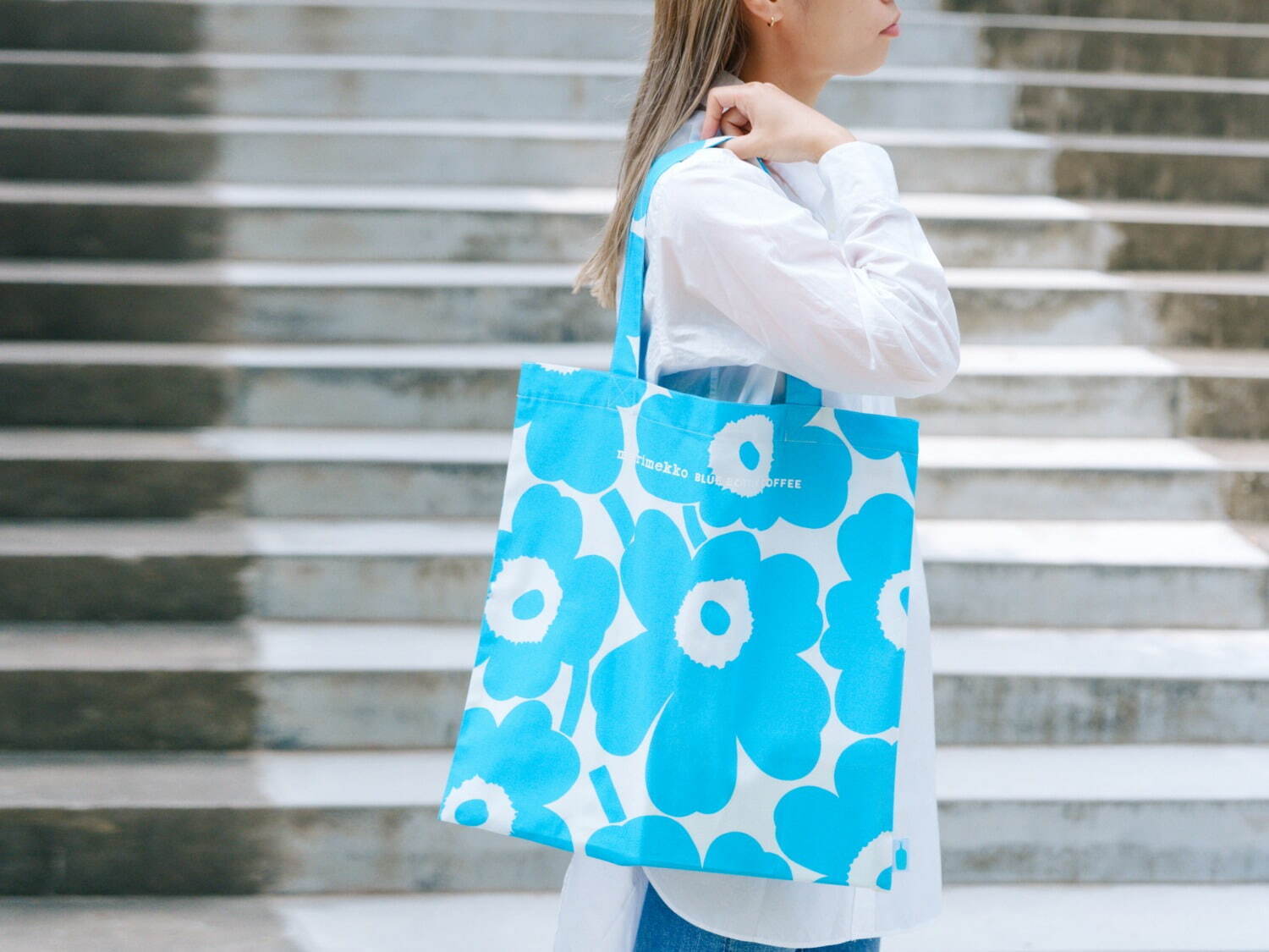 ブルーボトルコーヒー×マリメッコの限定グッズ、“ブルーのウニッコ柄