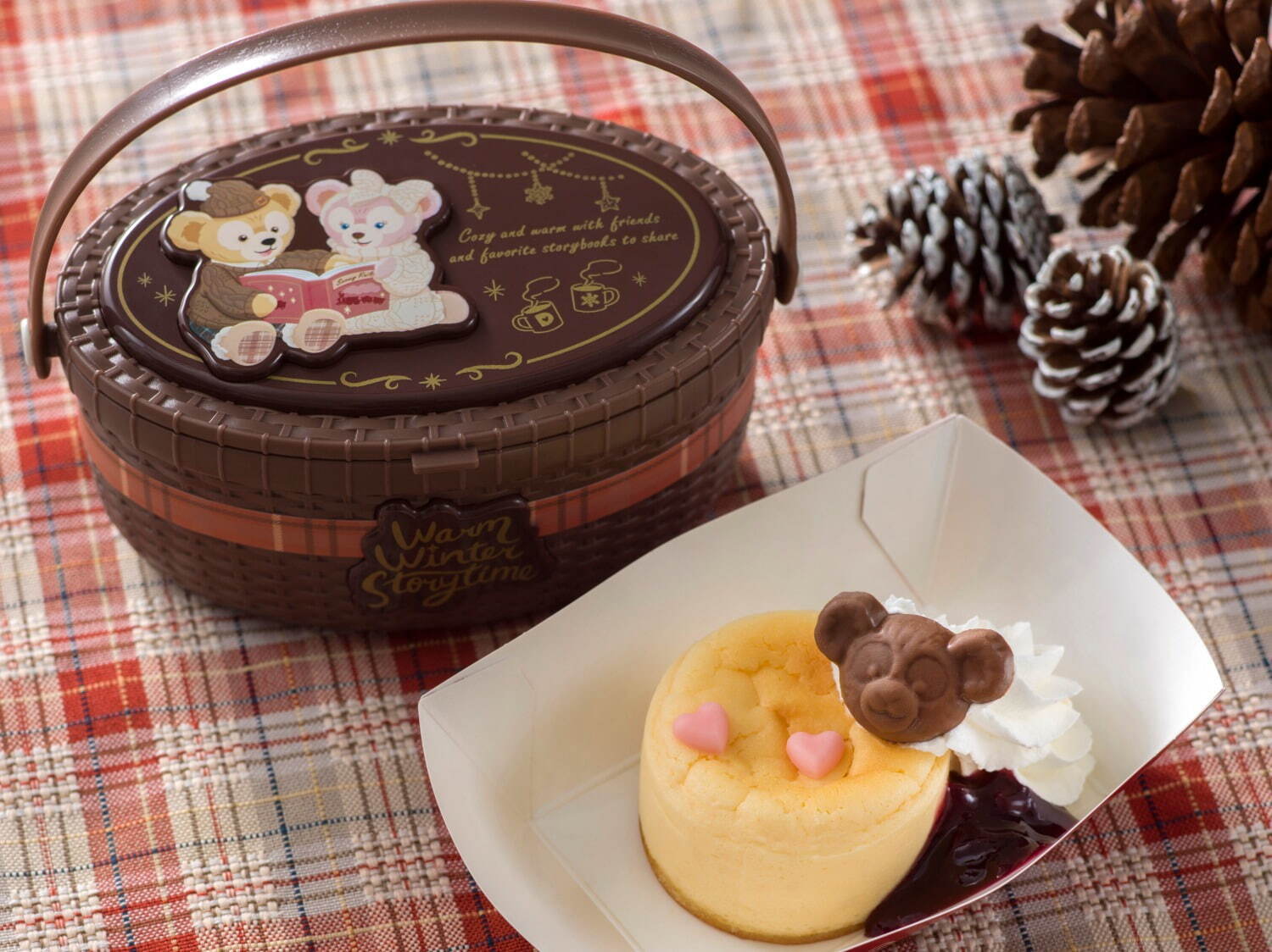 ダッフィー＆フレンズ”絵本やバスケット風スーベニア付きフード