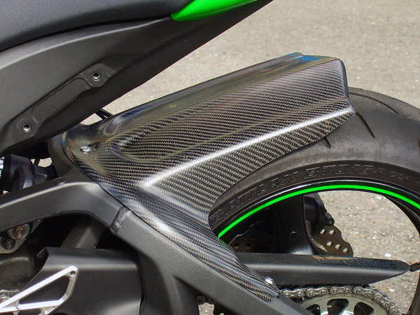 クレバーウルフから、ZX-10R(2011〜)用のフェンダーレスキットとリヤ