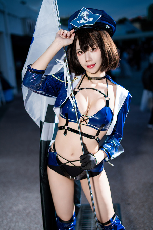 コスプレ】『アズレン』ボルチモアのレースクイーン姿がかっこいい