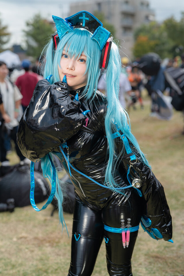 コスプレ】黒エナメルの“猫ナース”初音ミクがなんとも蠱惑的！ころころ