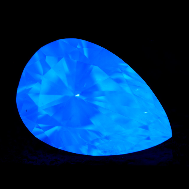 天然ダイヤモンド ルース(裸石) 0.553ct, Kカラー, SI-2, ペアシェイプ