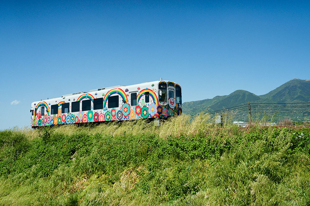 SUPER HAPPY TRAIN PROJECT – Miyazakingdom – 壁画とライブペイントの