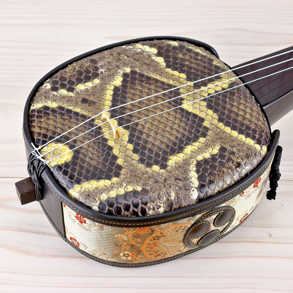 逸品三線】久場春殿型【縞黒檀】本張り三線｜三線専門店ナビィ三線