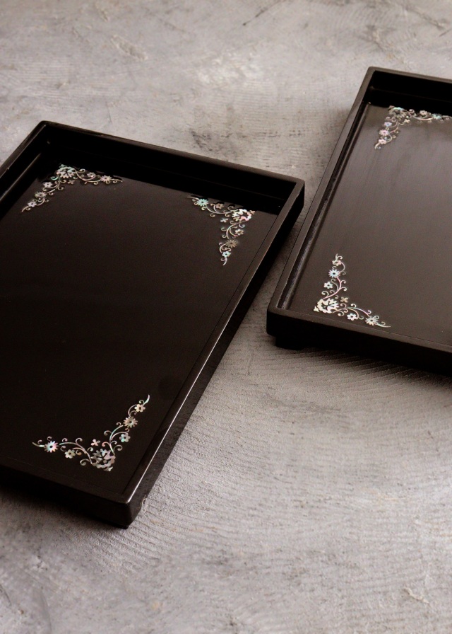 螺鈿細工の漆膳 飾り台 螺鈿 花台 古道具 お膳 茶台 韓国螺鈿 35×25cm