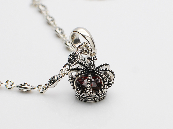 CROWN GLORY/RED/Justin Davis（ジャスティンデイビス） - DEFI