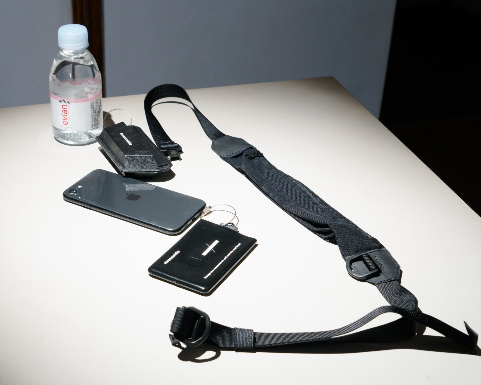 伸びて容量拡大の極細ベルトバッグが待望の再入荷！服装のアクセントに