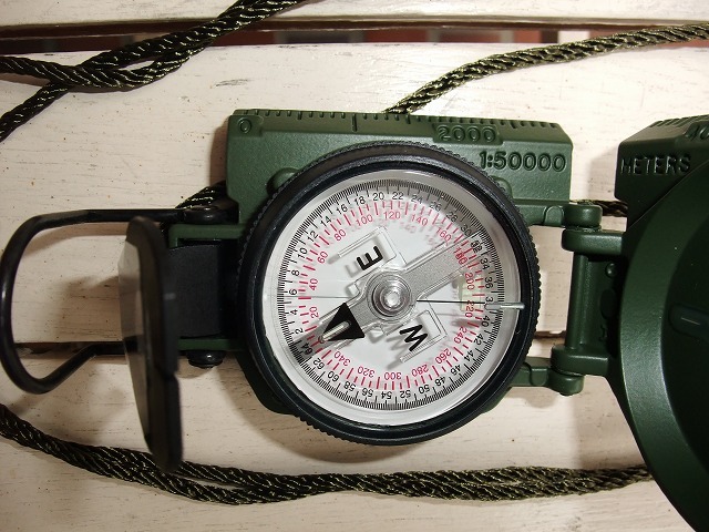 トリチウム自己発光型コンパス(CAMMENGA) ミリタリーグッズ、自衛隊