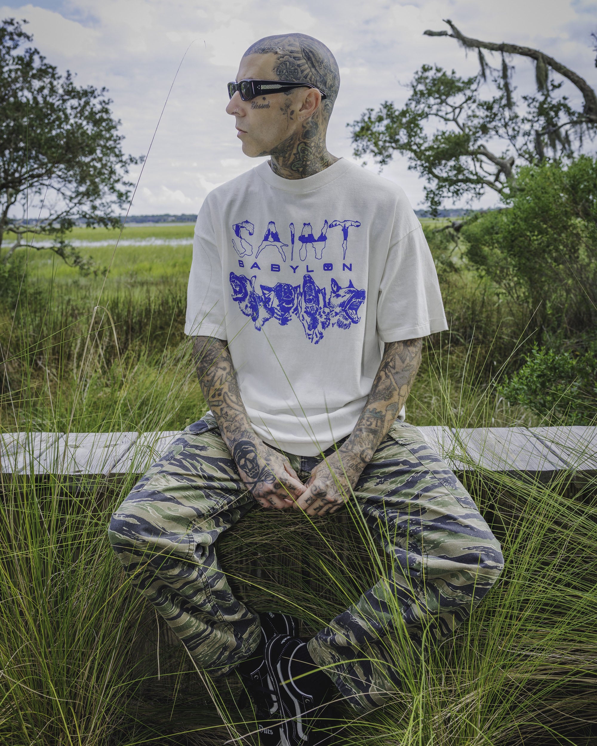 SAINT Mxxxxxx]BBLN_SS TEE/SAINT BABYLON/WHITE(SM-HR1-0000-C48) – R&Co.