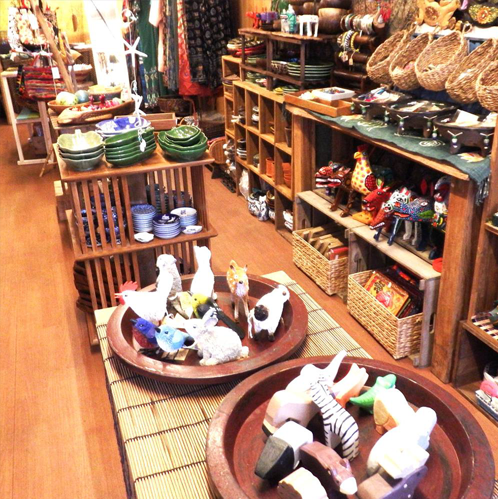 大阪天六にあるアジアン・エスニック雑貨店「TEN6 DUCA～テンロクドカ～」