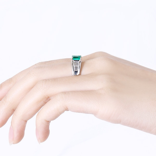 プラチナエメラルドリング(LFR360)|TSUTSUMI（ジュエリーツツミ
