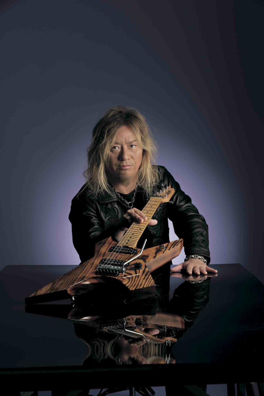 愛蔵版 高崎晃 Guitar Collection 発売決定！: Player Blog