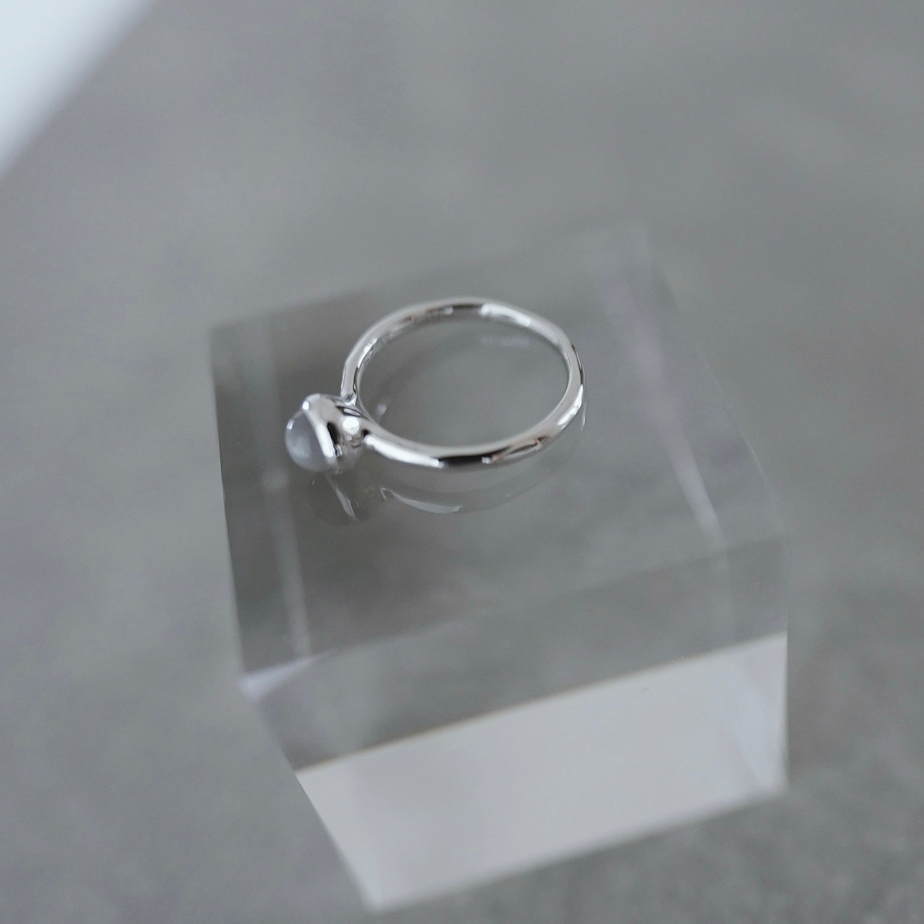 水滴一粒 stone ring.｜ Water droplets stone ring.ムーンストーン
