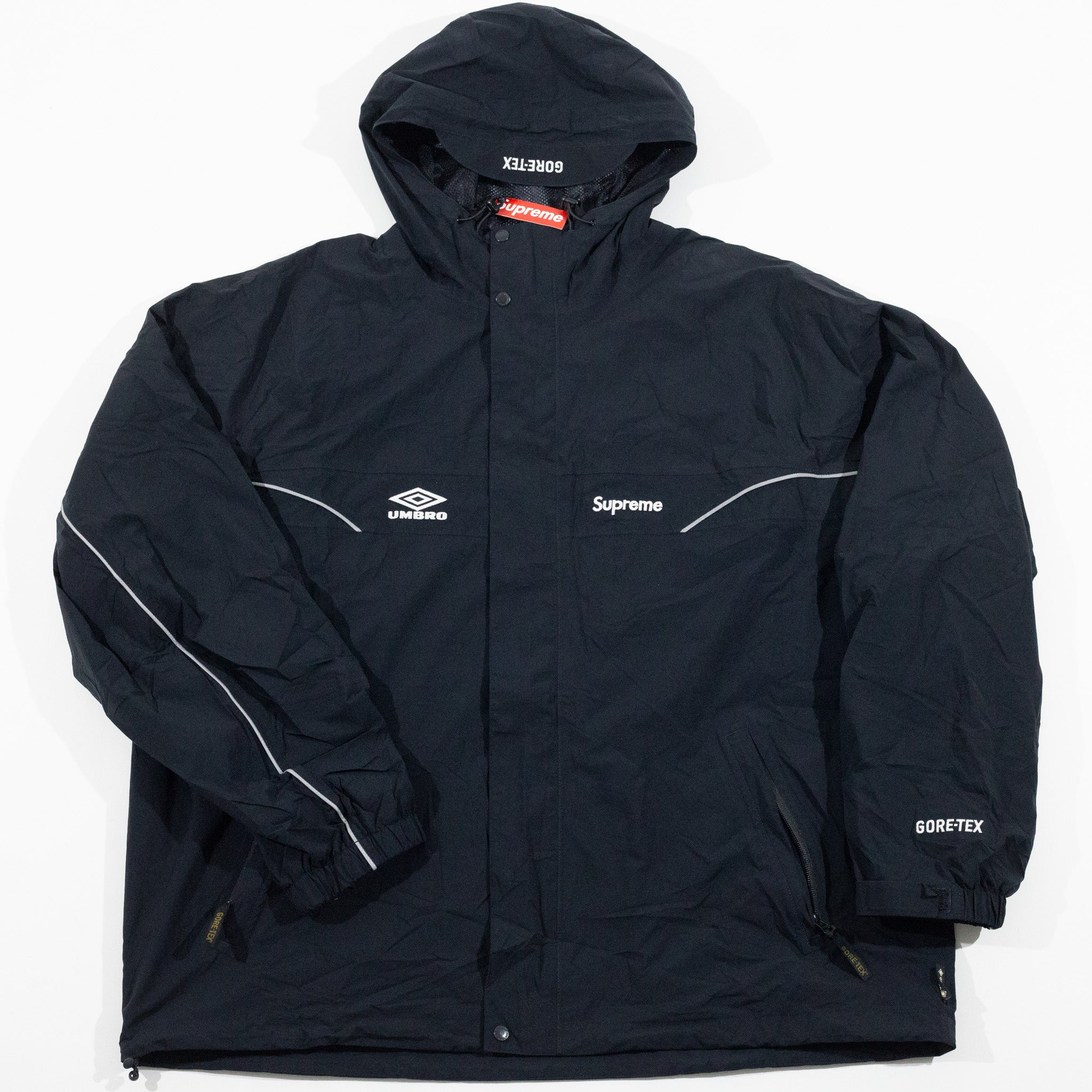 Jaqueta Supreme x Umbro GORE-TEX Preta – Anota o kit