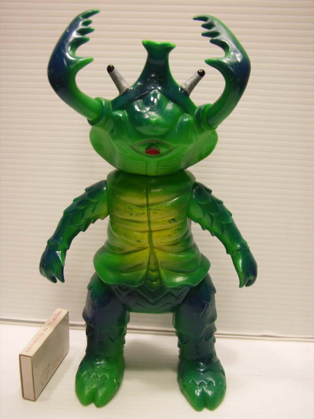 マルサン ウルトラマン アントラー（成型色・グリーン） ソフビ人形