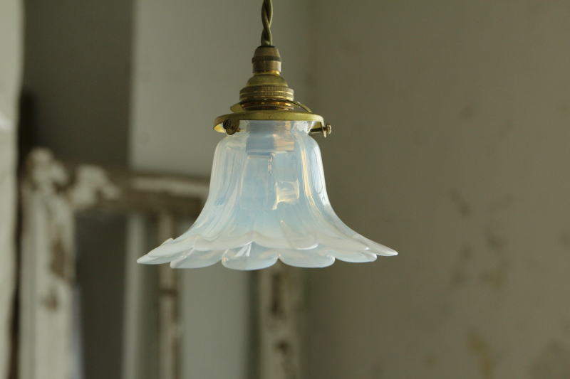 アンティークランプシェード フランス オパリンガラス 【Antiques
