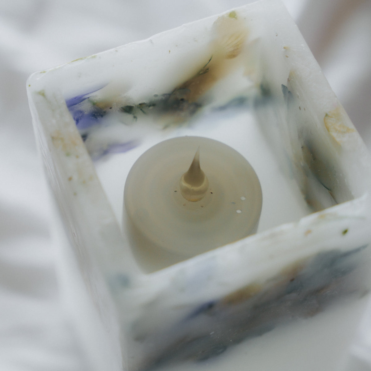 KAKU -カク- – AQUETT