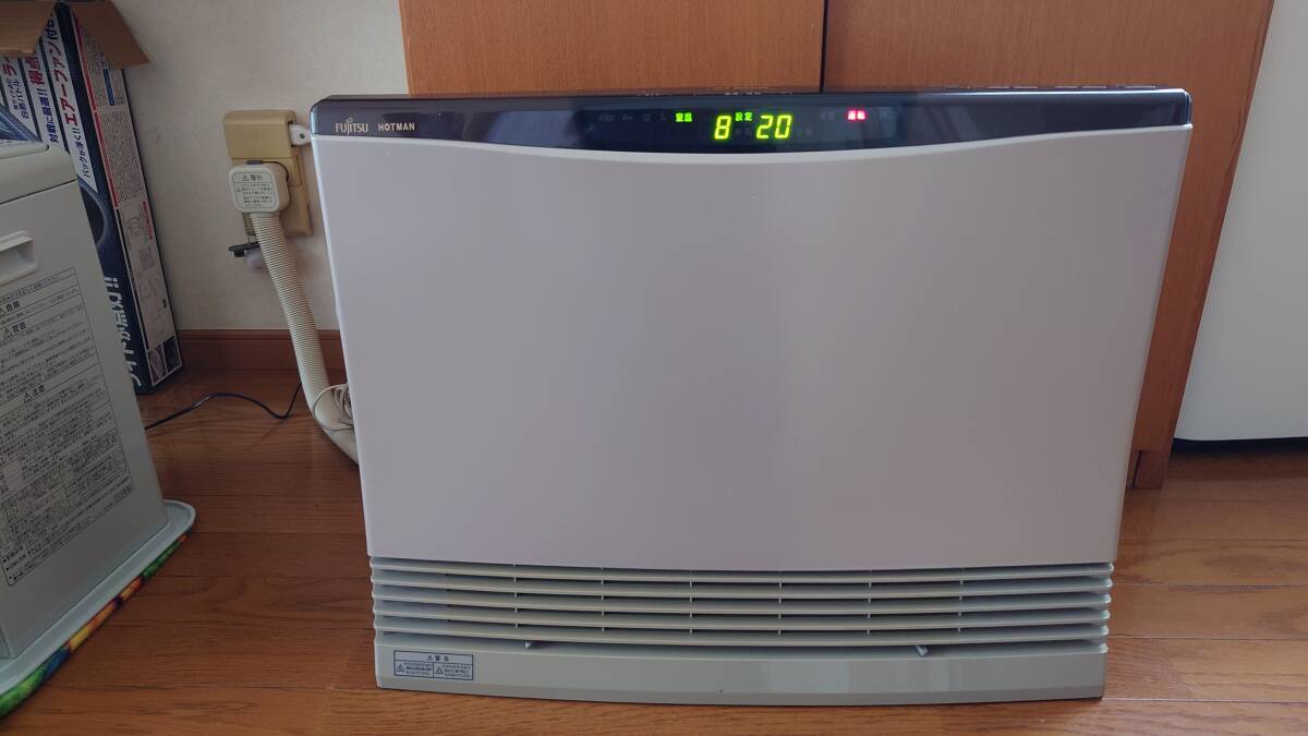Yahoo!オークション -「富士通 温水ルームヒーター ホットマン」の落札