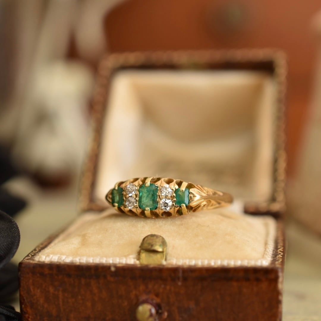 英国19世紀 ヴィクトリアン K18 天然エメラルドと天然ダイヤモンドの