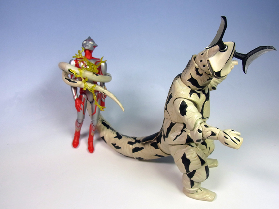 ULTRA-ACT エレキング」代行レビュー | ヒーローフィギュアをレビュー！