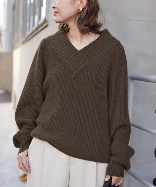 Deuxieme Classe（ドゥーズィエムクラス）の「*OLBIAアゼVネック プル