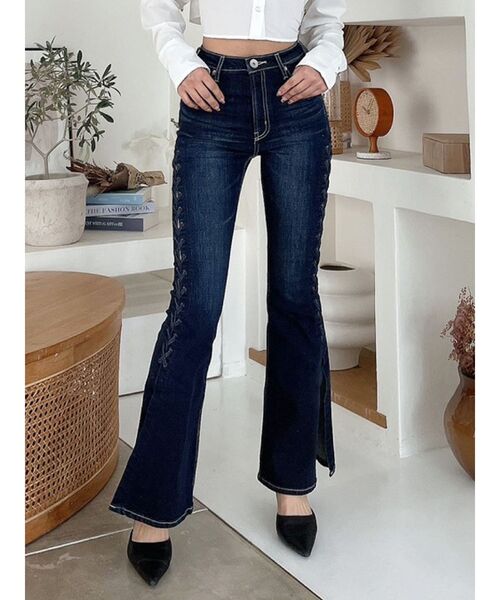 GYDA（ジェイダ）の「H/Wサイドレースアップ フレアデニムパンツ