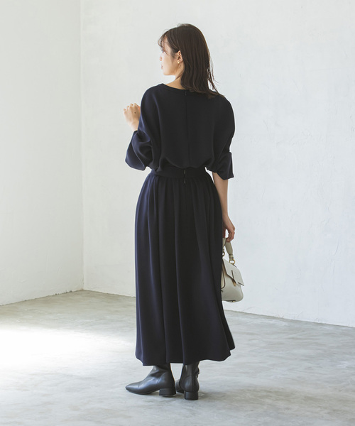 Noble（ノーブル）の「イージーサテンブルームタックスカート